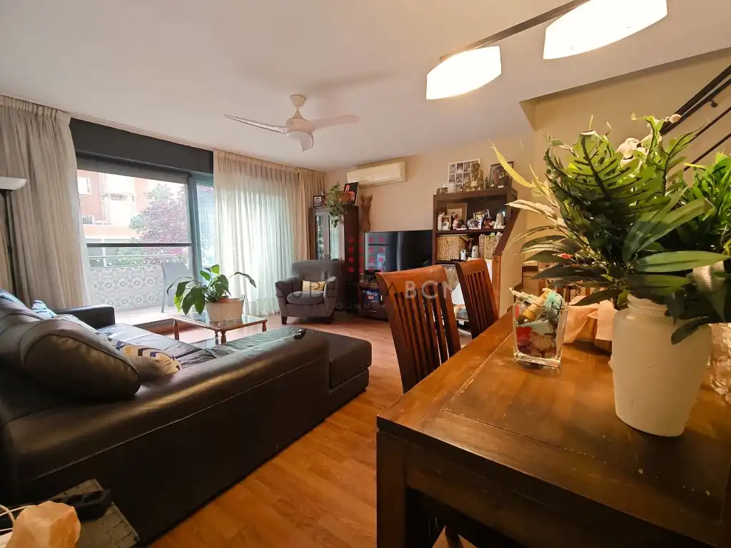 Sala d'estar de Dúplex en venda en Sant Just Desvern