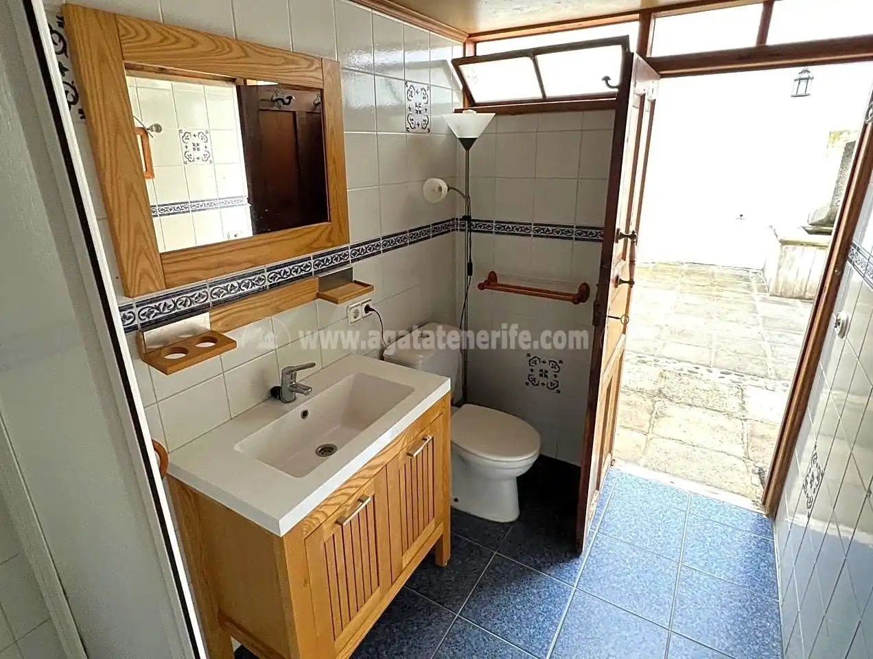 Bany de Casa o xalet en venda en Icod de los Vinos amb Jardí privat, Terrassa i Piscina