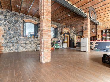 Locale commerciale in vendita a CLOS
