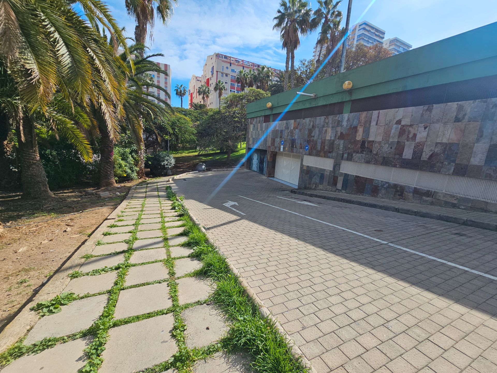 Exterior view of Garage for sale in Las Palmas de Gran Canaria  with Alarm