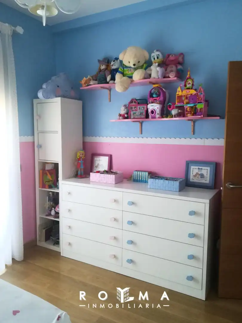 Habitación de Casa adosada de alquiler en Dos Hermanas con Aire acondicionado, Calefacción y Parquet