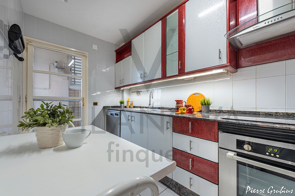 Kitchen of Flat for sale in Valls  with Air Conditioner, Heating and Terrace