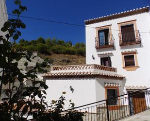 Vista exterior de Casa o xalet en venda en Salares amb Terrassa