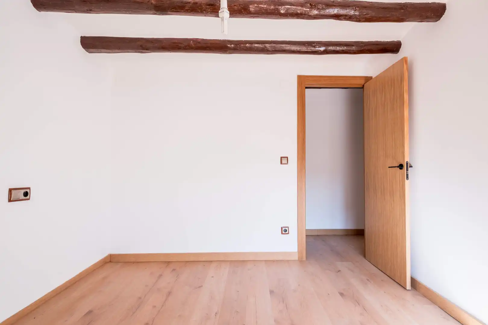 Houses for sale in Calatorao  with Air Conditioner, Terrace and Balcony