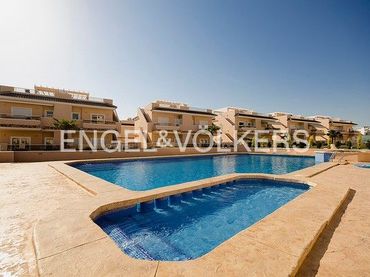 Apartamento con piscina en venta en Pilar de la Horadada ciudad