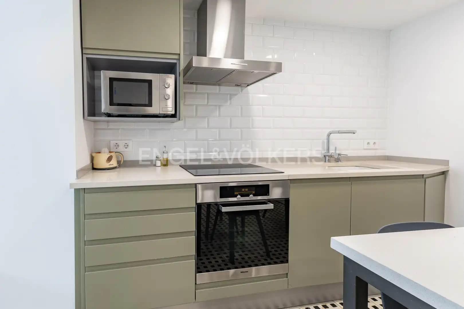 Cuina de Apartament de lloguer en Caldes d'Estrac amb Calefacció, Jardí privat i Terrassa