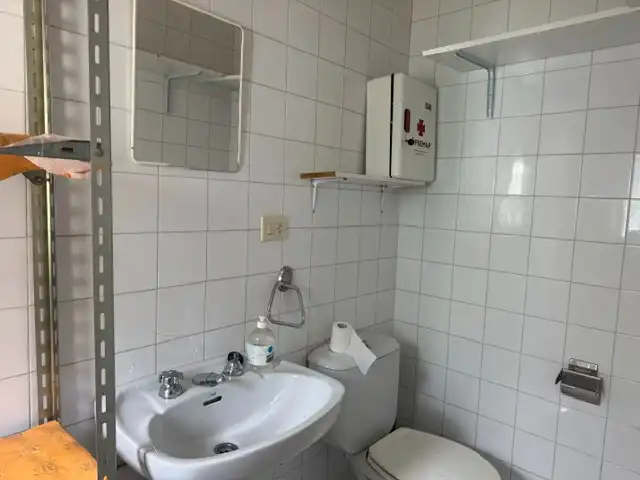 Badezimmer von Geschaftsraum zur Miete in Vegadeo