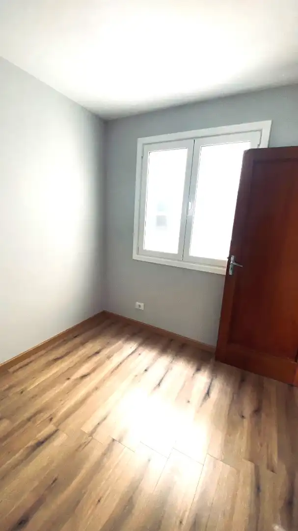 Habitación de Piso de alquiler en Vigo  con Trastero y Balcón
