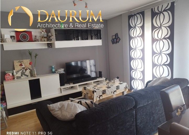 Sala d'estar de Dúplex en venda en Loeches amb Aire condicionat, Calefacció i Piscina comunitària