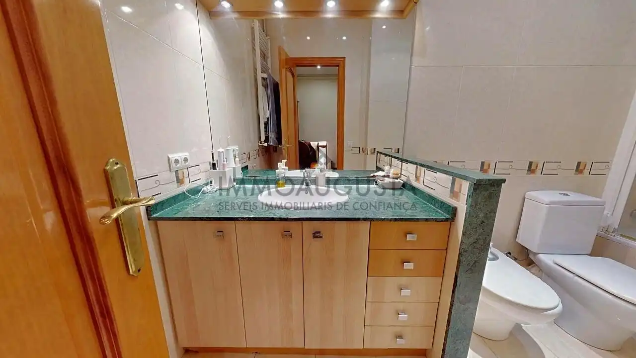 Bany de Pis en venda en Barcelona amb Aire condicionat, Calefacció i Parquet