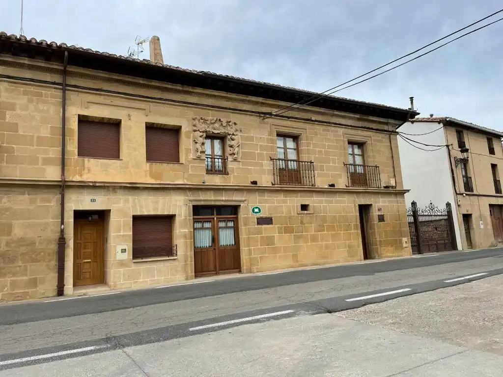 Country house zum Verkauf in Calle Mayor, Castañares de Rioja