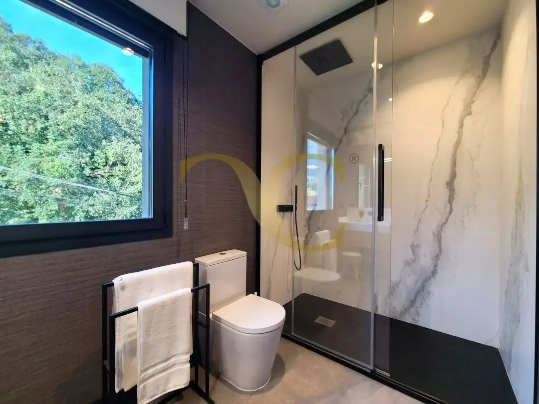 Bathroom of Houses for sale in Ribadesella  with Air Conditioner, Heating and Private garden