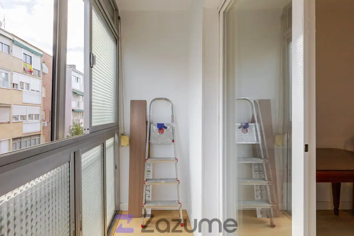 Balcony of Flat for rent in  Madrid Capital  with Terrace, Oven and Washing machine