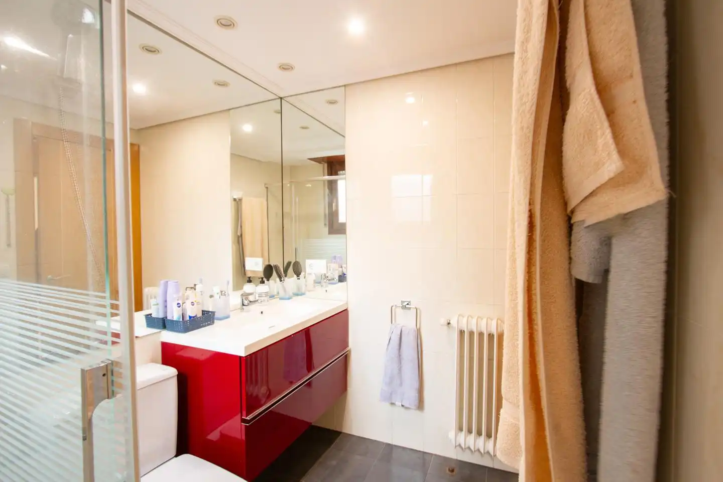 Badezimmer von Maisonette zum Verkauf in Villava / Atarrabia mit Klimaanlage, Heizung und Terrasse