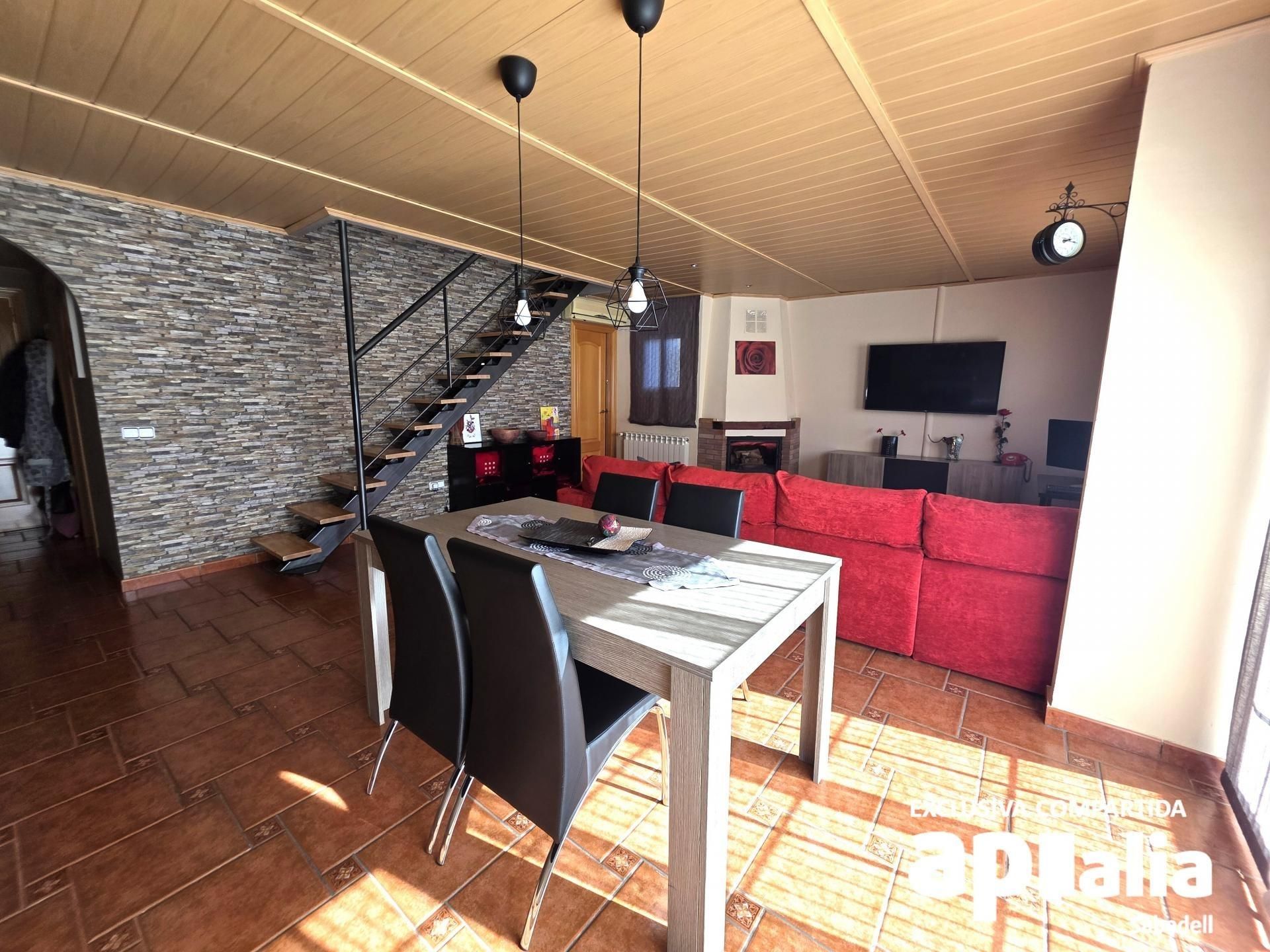 Comedor de Ático en venta en Montcada i Reixac con Trastero y Balcón