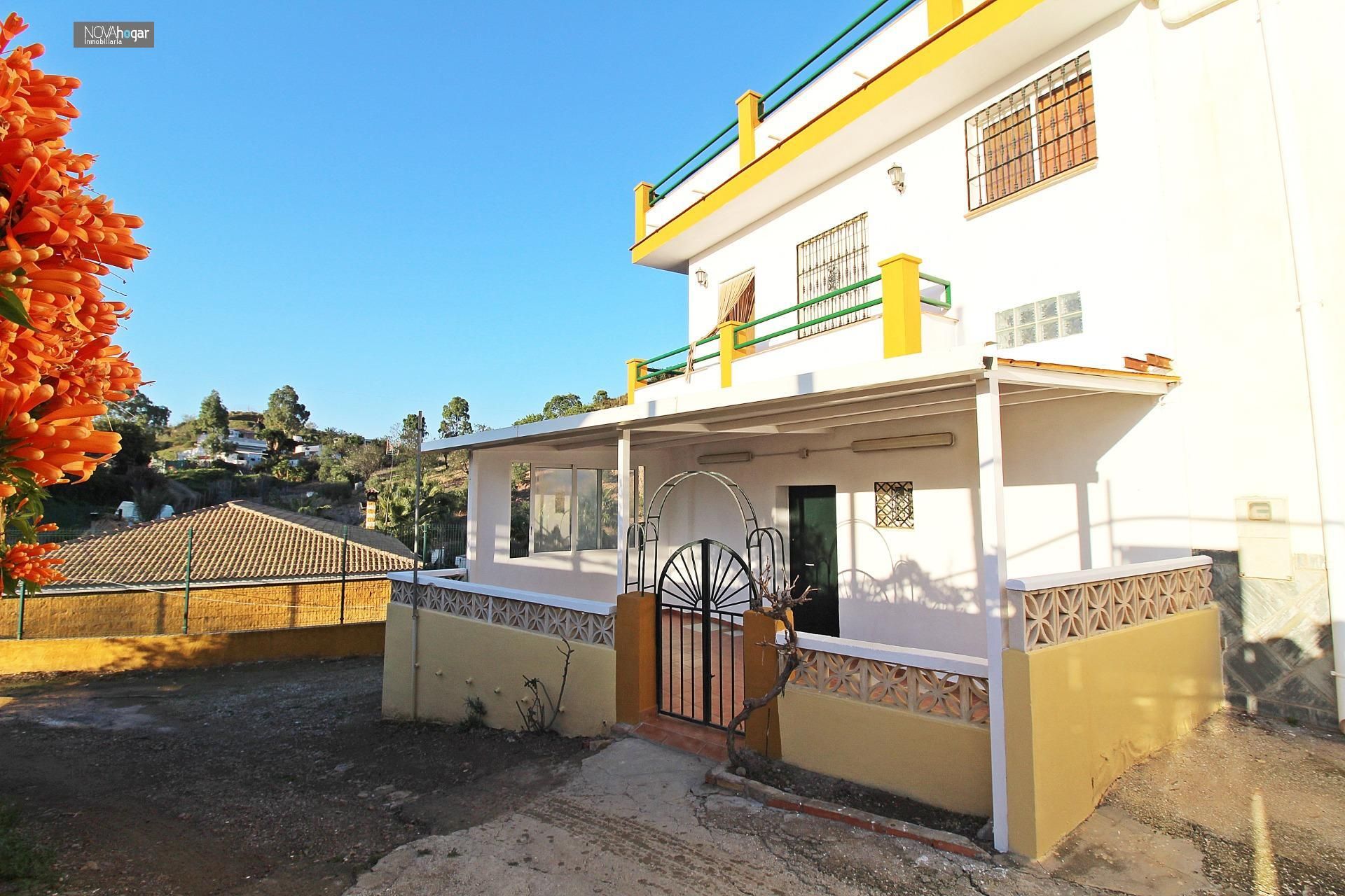 Exterior view of Country house for sale in Málaga Capital  with Terrace, Storage room and Swimming Pool