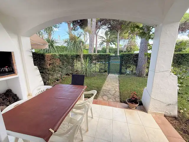 Jardí de Casa o xalet en venda en L'Escala amb Aire condicionat, Calefacció i Terrassa