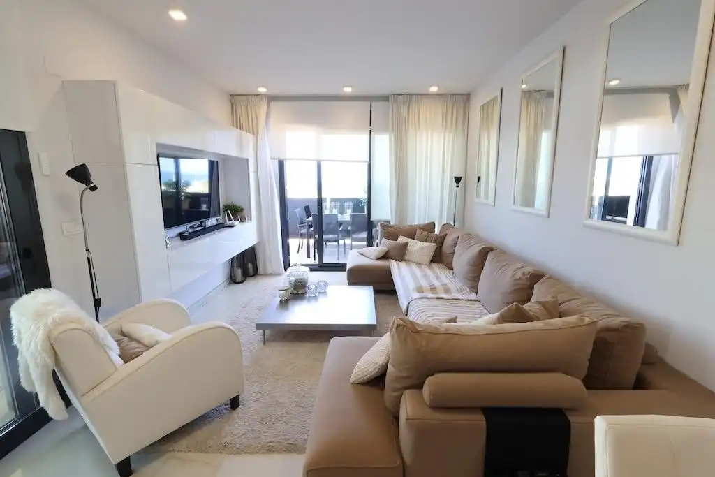 Sala d'estar de Apartament en venda en Orihuela amb Aire condicionat, Traster i Piscina