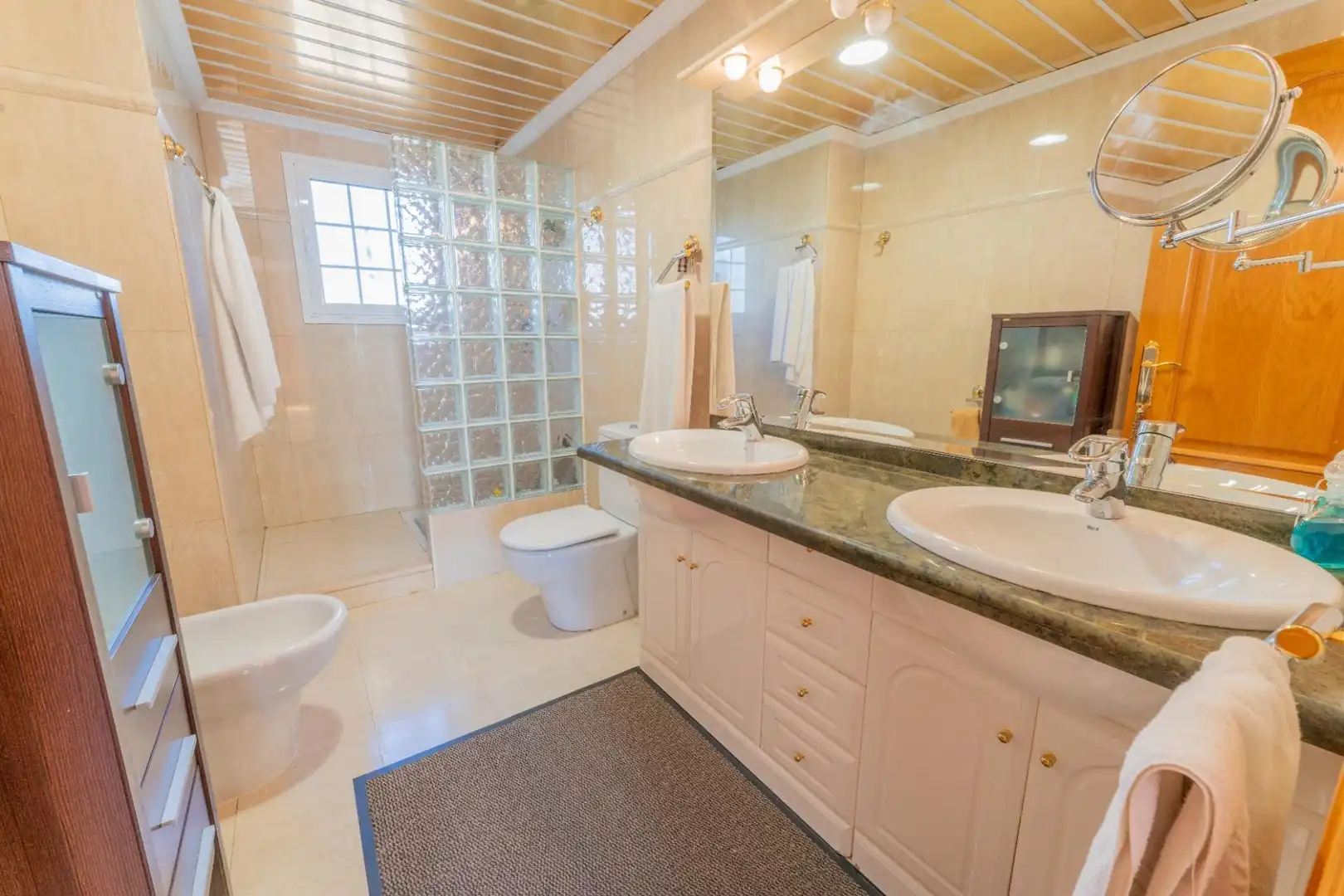 Baño de Casa o chalet en venta en Elche / Elx con Trastero, Piscina y Balcón