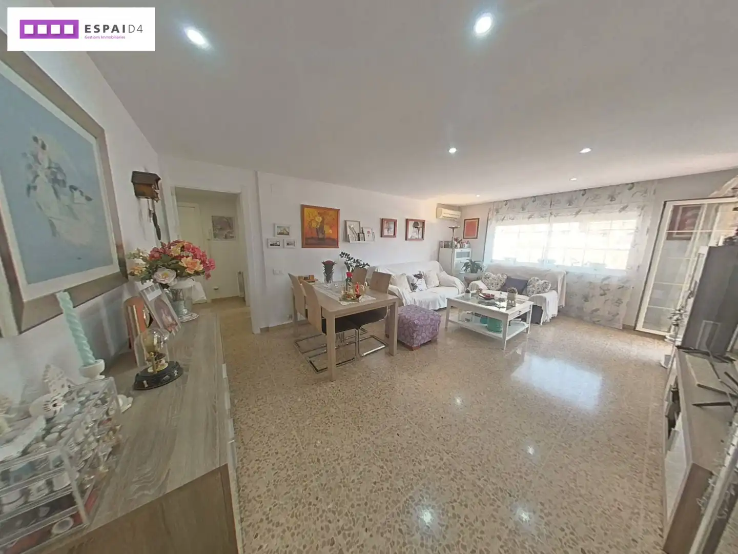 Sala de estar de Piso en venta en Ripollet con Aire acondicionado, Calefacción y Terraza