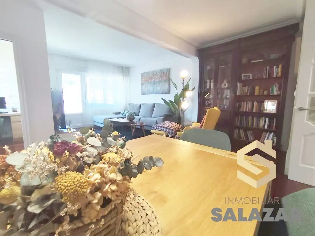 Piso con terraza en venta en Careaga Placido Plaza, imagen 2