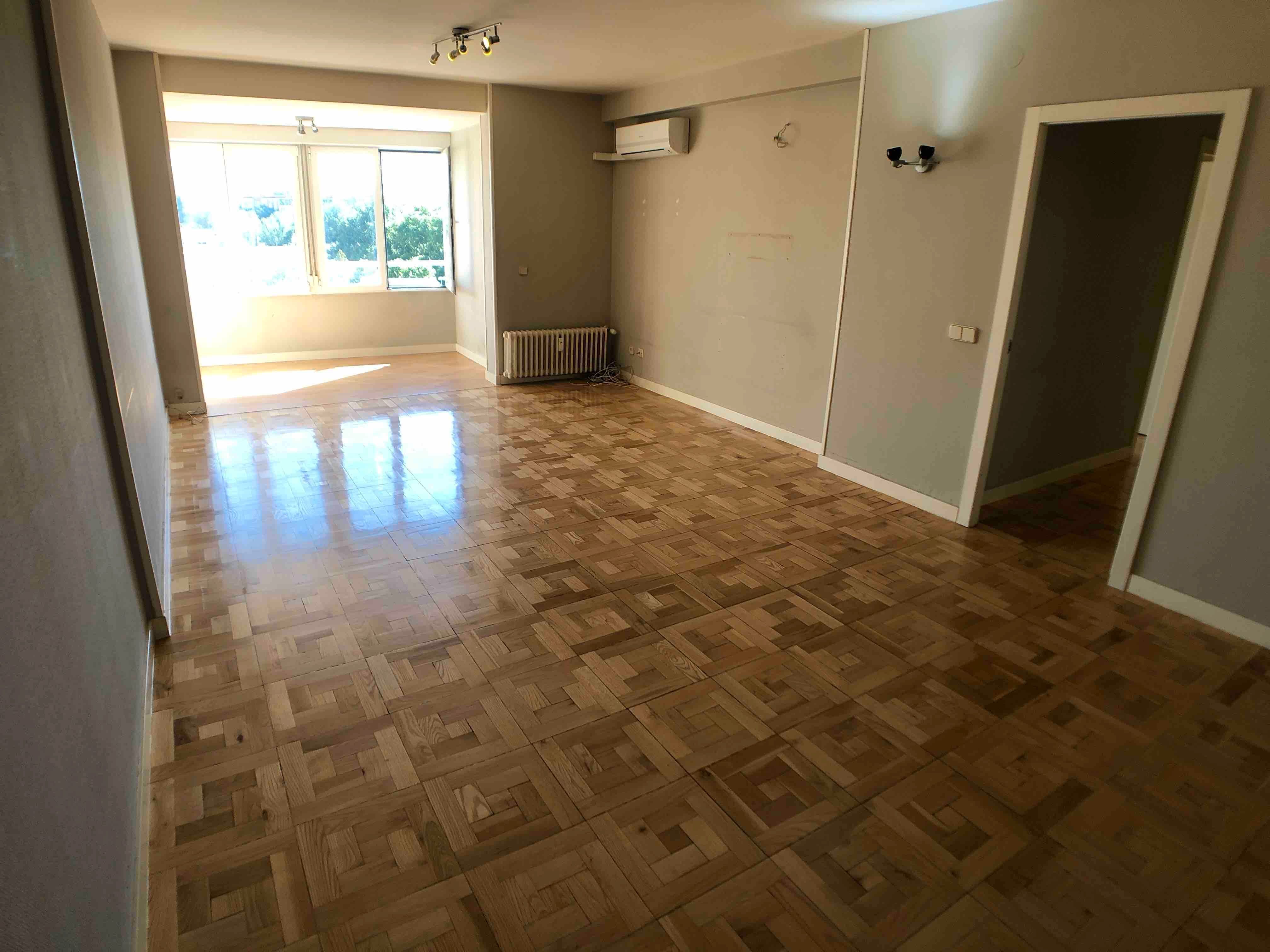 Sala d'estar de Pis de lloguer en  Madrid Capital amb Aire condicionat, Calefacció i Parquet