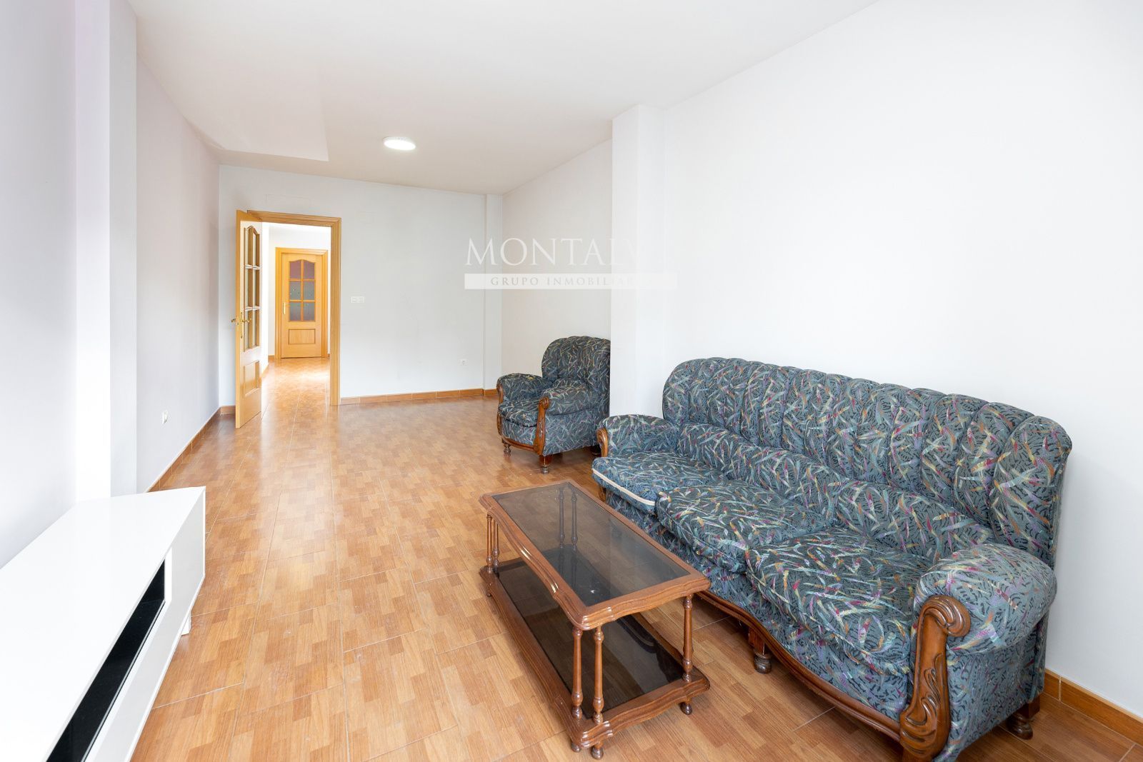 Sala d'estar de Pis de lloguer en Atarfe amb Terrassa i Balcó