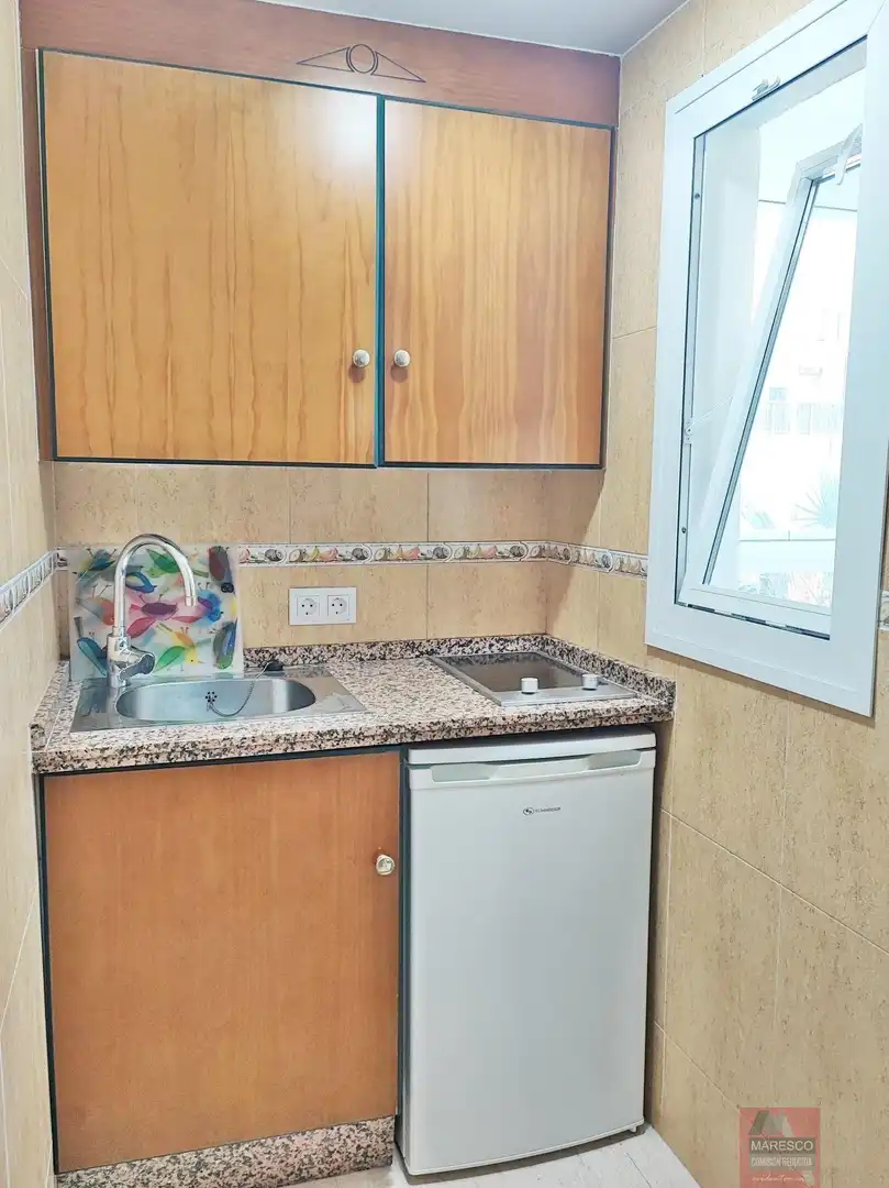 Cuina de Estudi en venda en Fuengirola amb Aire condicionat, Calefacció i Terrassa