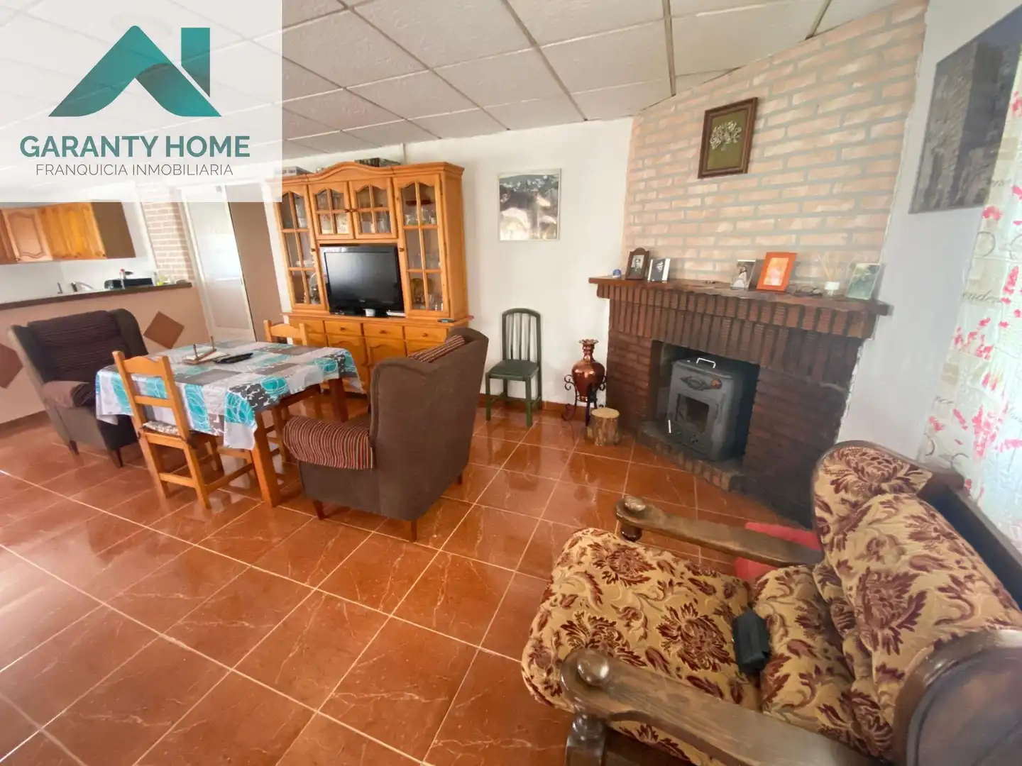 Sala d'estar de Casa o xalet en venda en Torredonjimeno amb Aire condicionat, Jardí privat i Terrassa