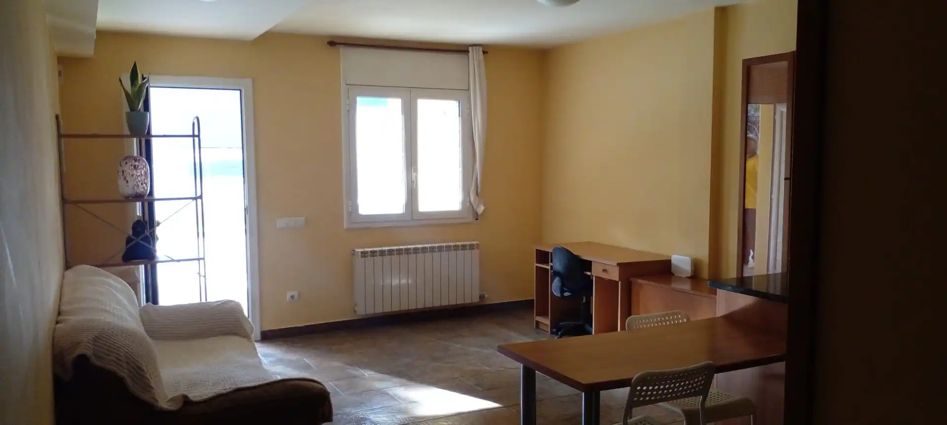 Sala d'estar de Planta baixa en venda en Montesquiu amb Calefacció