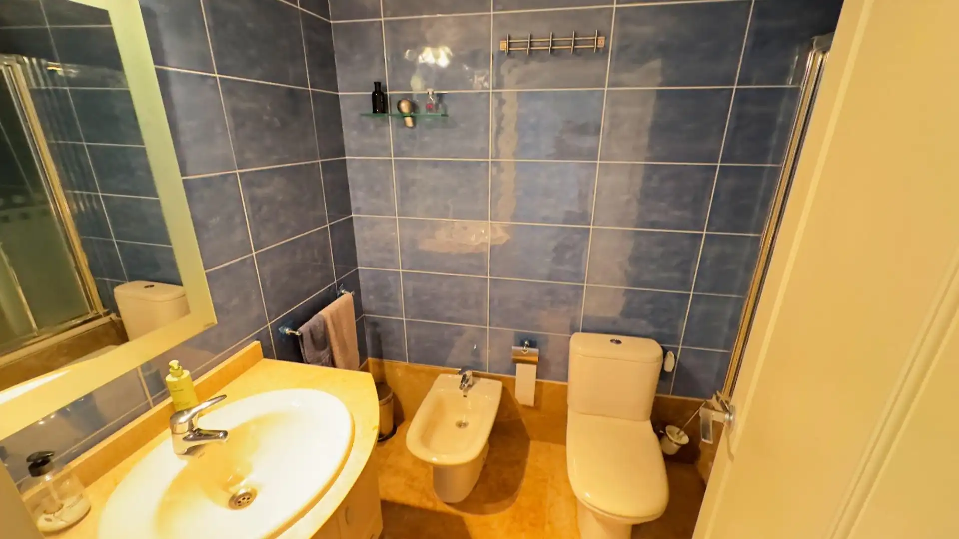 Bathroom of Flat for sale in Benidorm  with Air Conditioner, Furnished and Community pool
