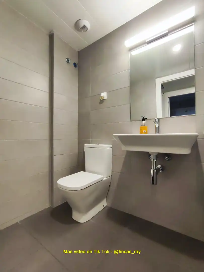 Baño de Piso en venta en Ripollet con Aire acondicionado, Calefacción y Parquet