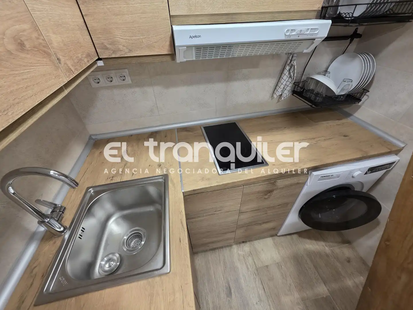 Kitchen of Duplexes for rent in Madrid  with Furnished and Washing machine