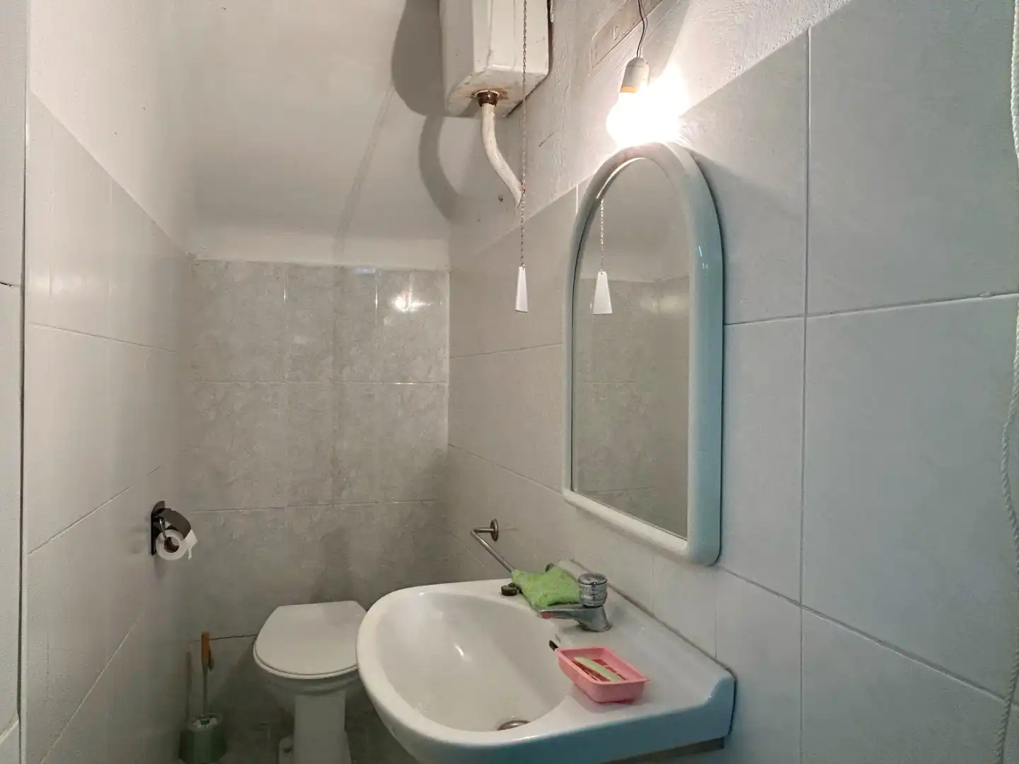 Badezimmer von Einfamilien-Reihenhaus zum Verkauf in Vic mit Heizung, Terrasse und Abstellraum