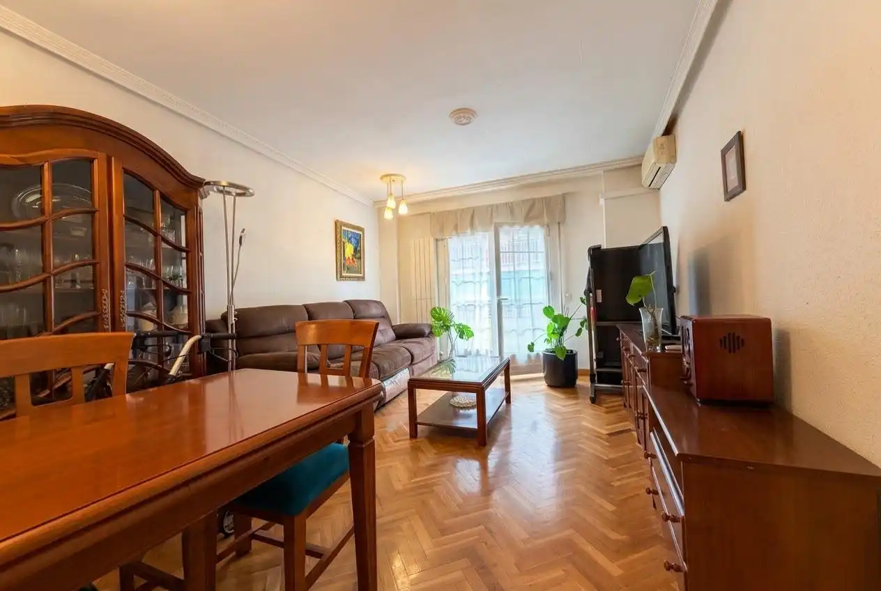 Living room of Flat for sale in Villa de Vallecas