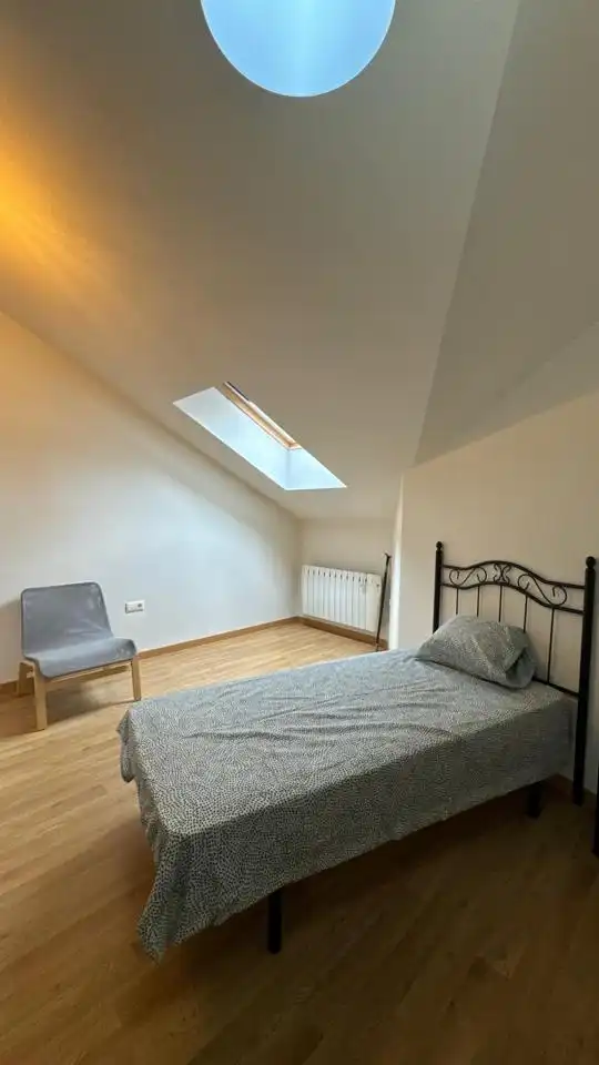Habitación de Dúplex en venta en Torrejón del Rey con Calefacción, Amueblado y Piscina comunitaria