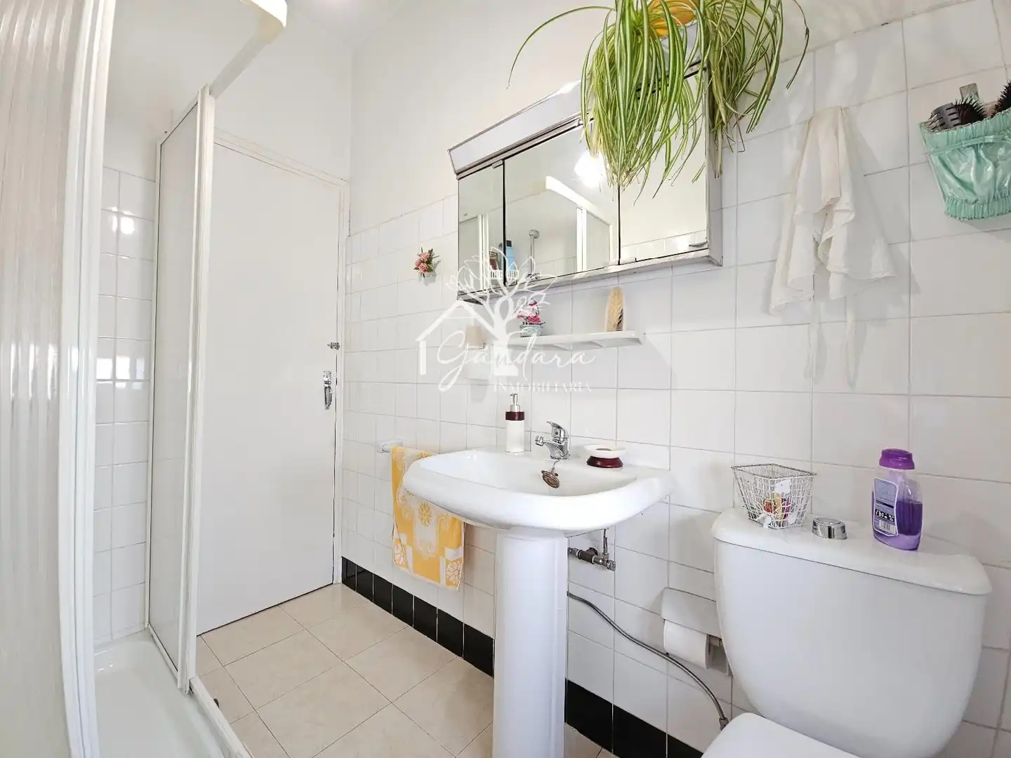 Bathroom of Houses for sale in Narón  with Heating and Furnished