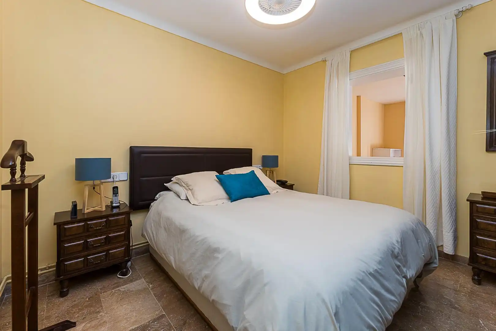 Habitación de Casa adosada en venta en Calvià con Aire acondicionado, Calefacción y Jardín privado