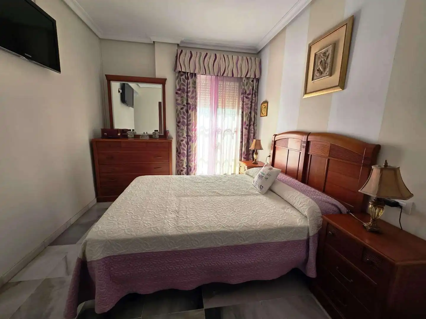 Dormitori de Casa o xalet en venda en Castilleja de la Cuesta amb Aire condicionat, Terrassa i Balcó