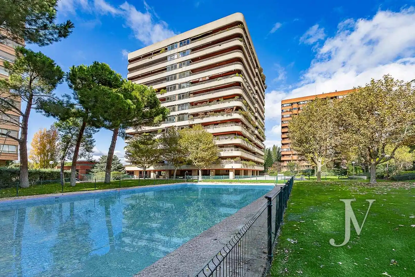 Piscina de Piso en venta en Madrid con Calefacción, Terraza y Piscina comunitaria