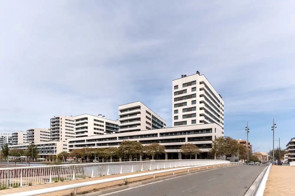 Außenansicht von Wohnung zum Verkauf in Badalona mit Heizung und Terrasse