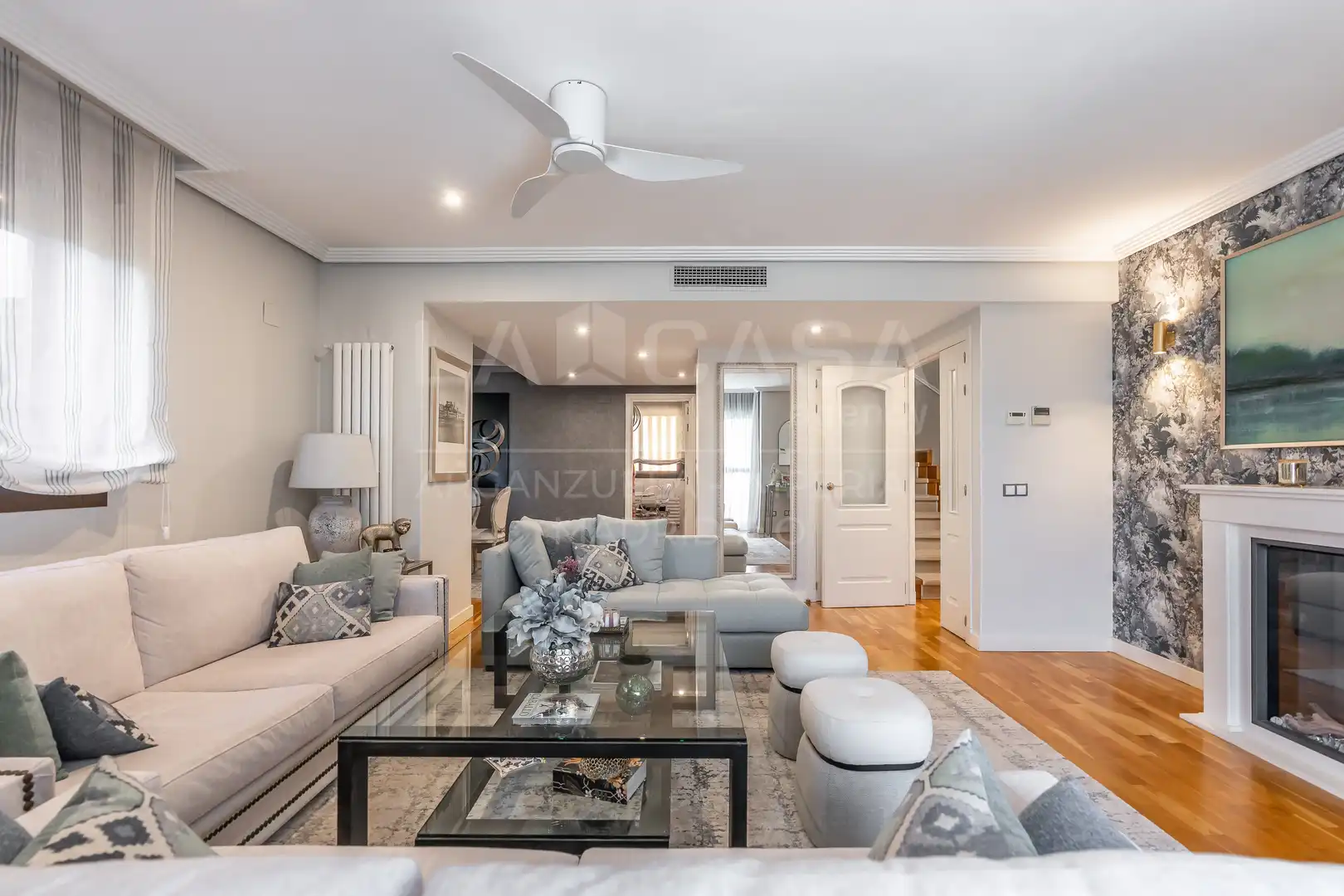 Sala d'estar de Dúplex en venda en Ciudad Lineal
