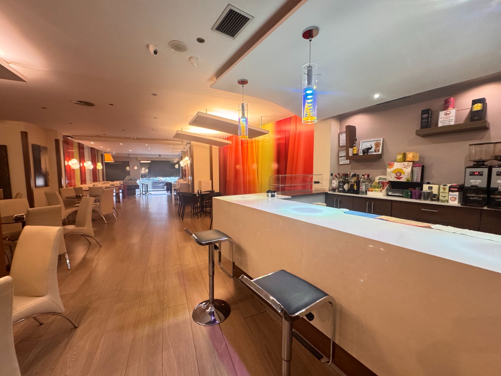 Premises for sale in Guardamar del Segura  with Terrace, Furnished and Alarm