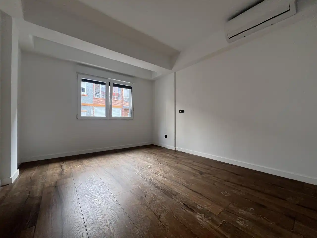 Schlafzimmer von Wohnung zum Verkauf in Zaragoza mit Klimaanlage und Heizung