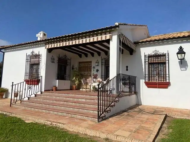 Vista exterior de Casa o chalet en venta en Córdoba con Piscina y Amueblado