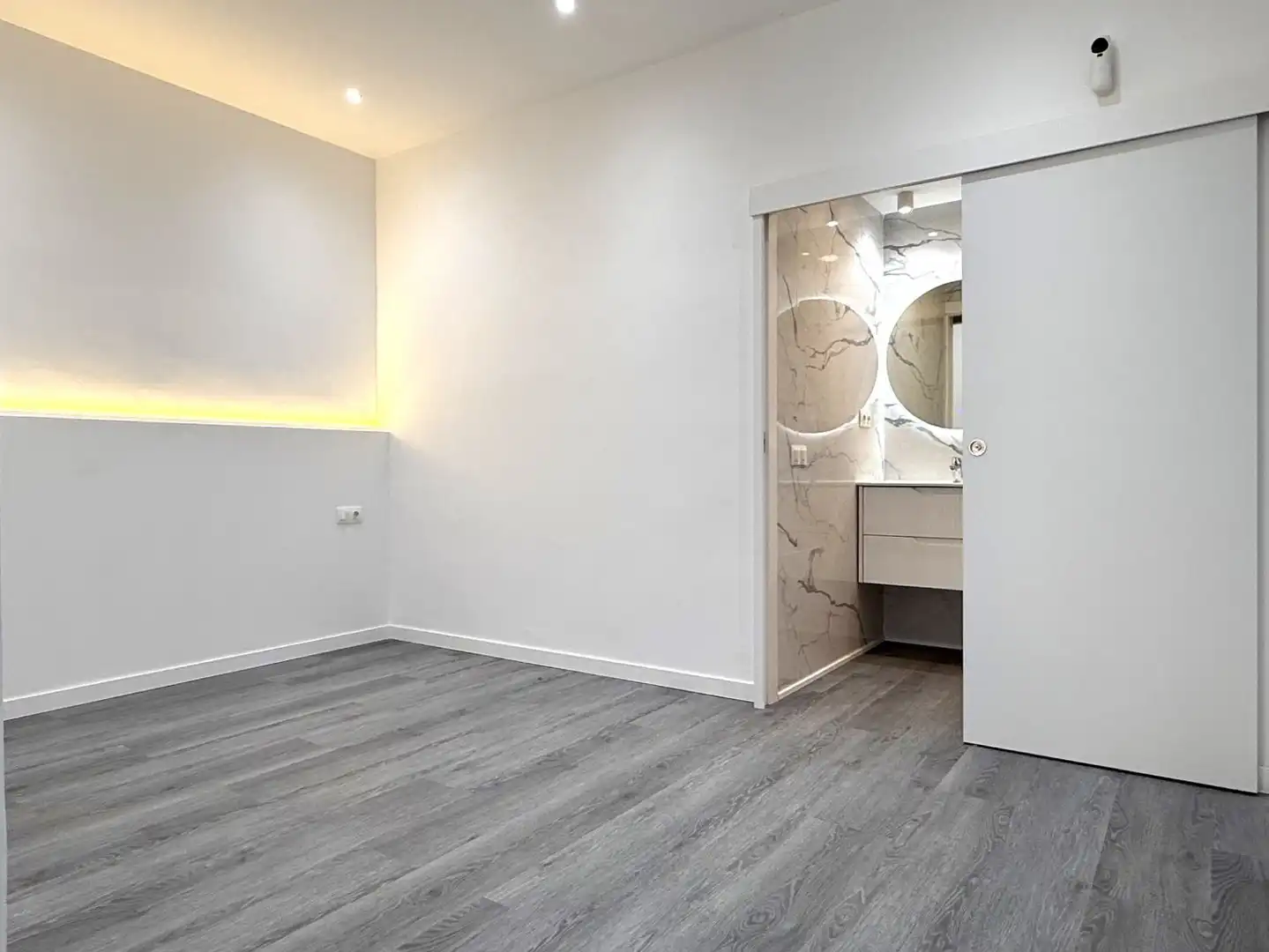 Bathroom of Flat for sale in Sant Boi de Llobregat  with Air Conditioner, Heating and Parquet flooring