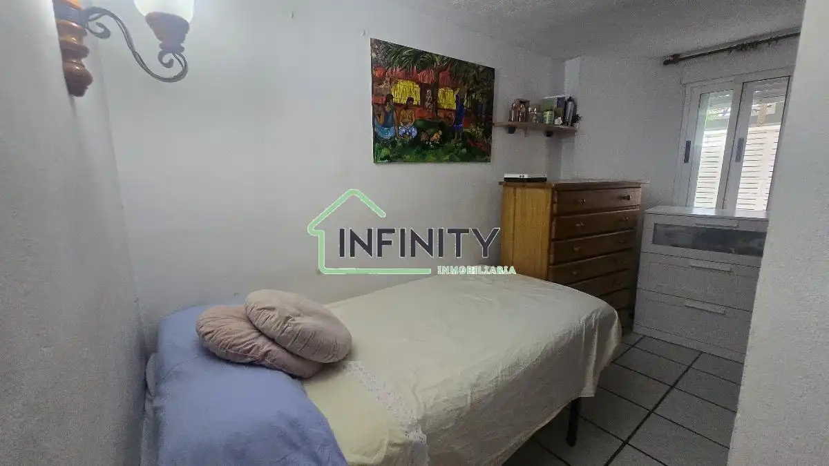 Dormitori de Casa o xalet en venda en Oliva amb Aire condicionat, Terrassa i Traster