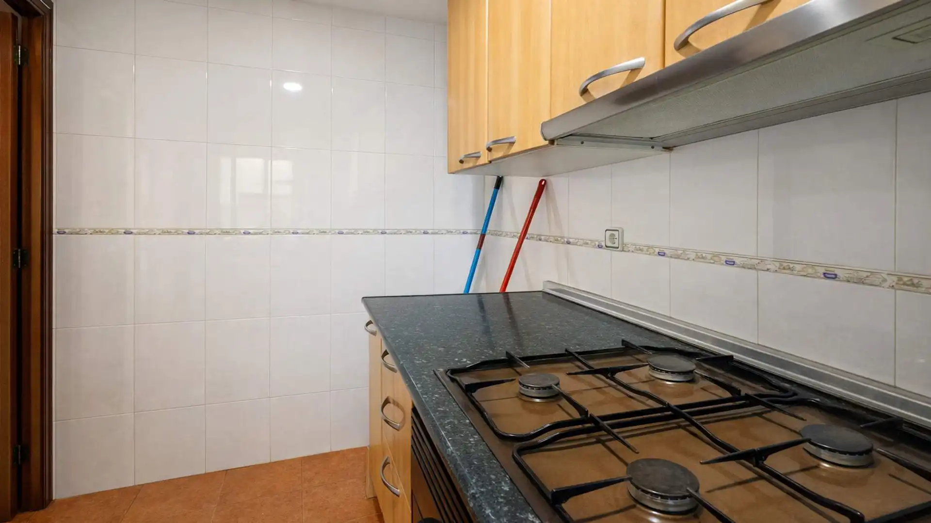 Küche von Wohnung zum Verkauf in L'Hospitalet de Llobregat mit Alarm
