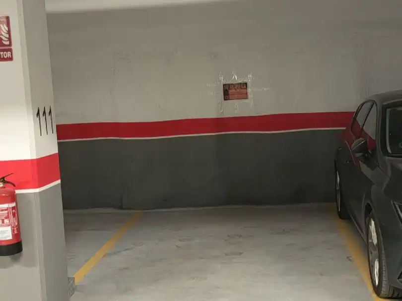 Parkplatz von Garage zur Miete in Granada