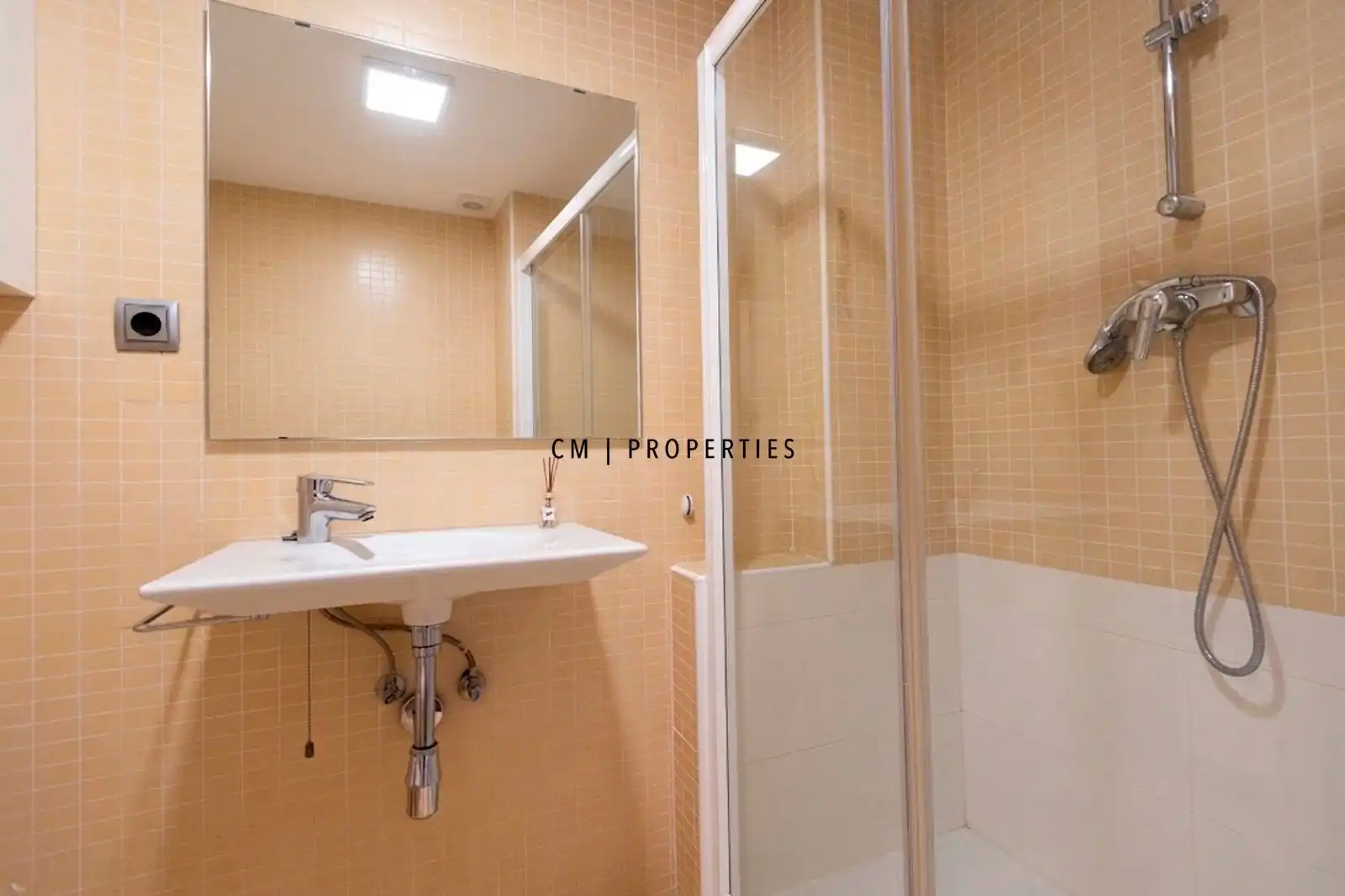 Baño de Piso de alquiler en Valencia con Aire acondicionado, Calefacción y Parquet